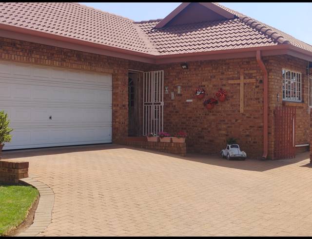 3 BEDROOM FREESTANDING FOR SALE IN SUNAIR PARK